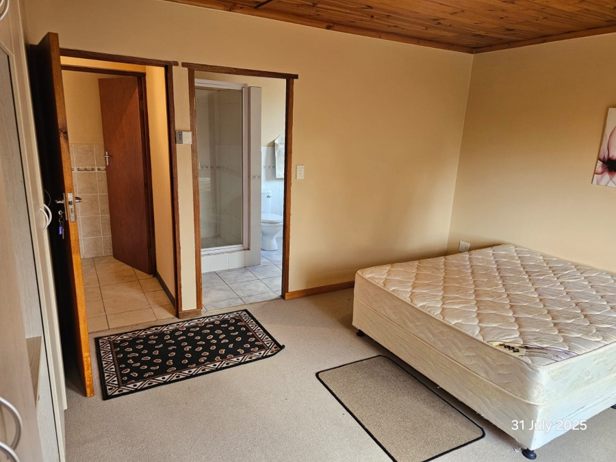 5 Bedroom Property for Sale in Stilbaai Wes Western Cape